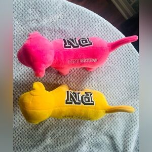 NWT Victoria’s Secret PINK set of 2 large sized dogs